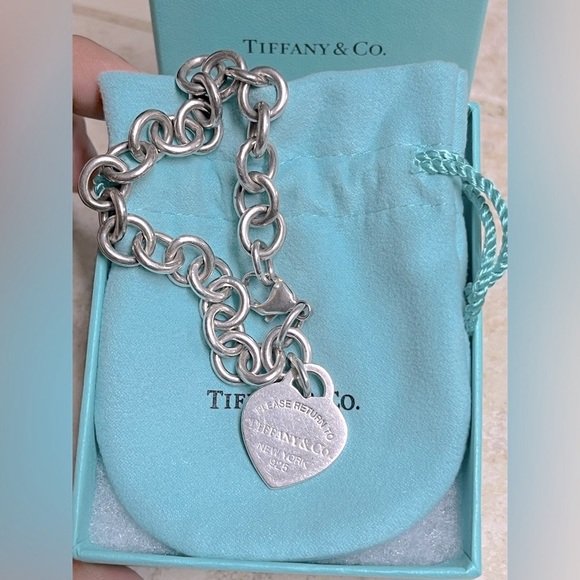 Tiffany & Co. blueish/greenish Enamel Return to Tiffany Heart Tag Bracelet - Picture 4 of 12